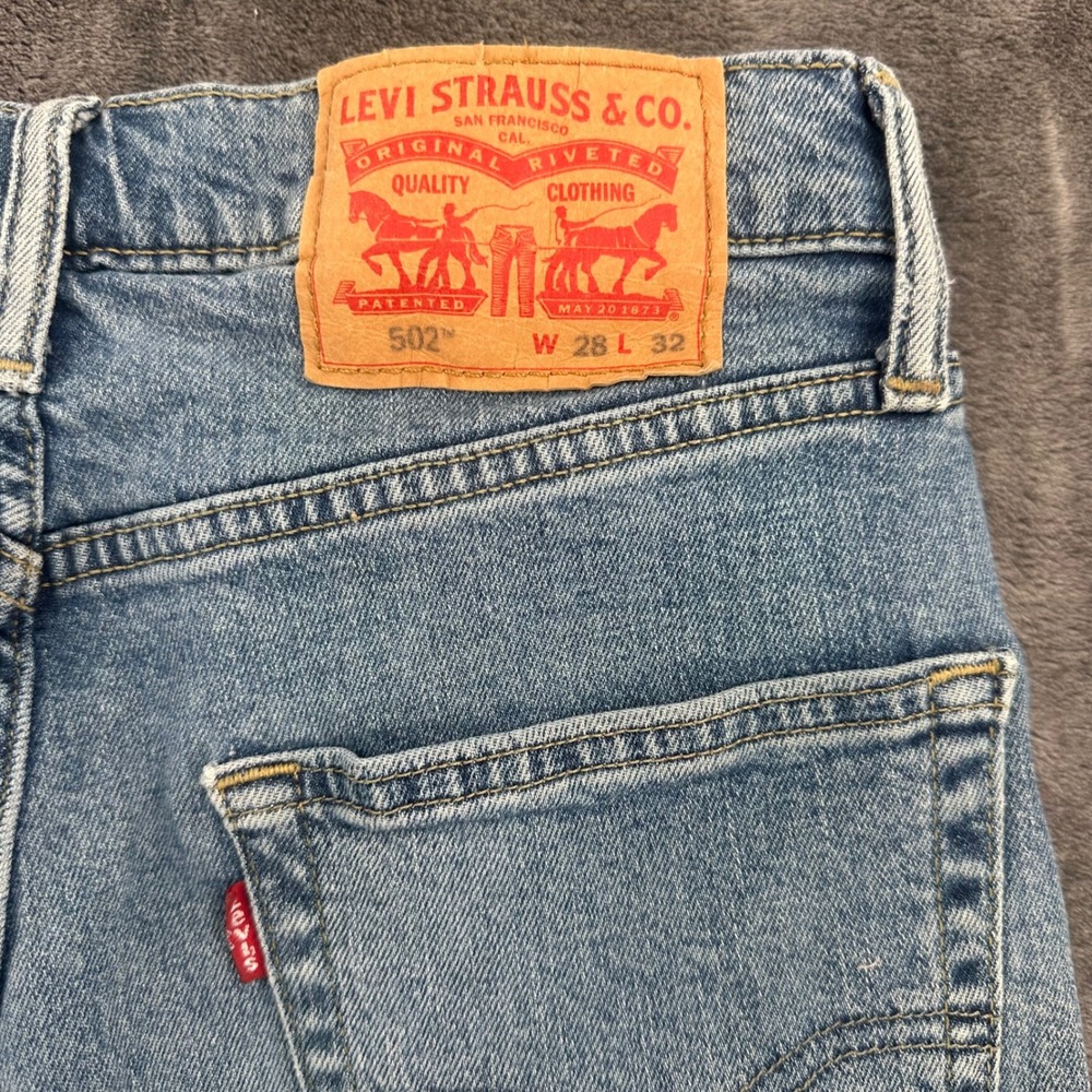 Levis 502 Regular Taper Jeans Mens 28x32 Light Wash Blue Denim 29507-0736 - Picture 5 of 9